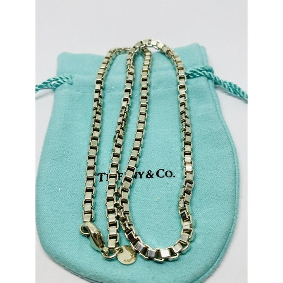 Authentic Tiffany & Co Sterling Silver Venetian Box Link Necklace 39.2 grams